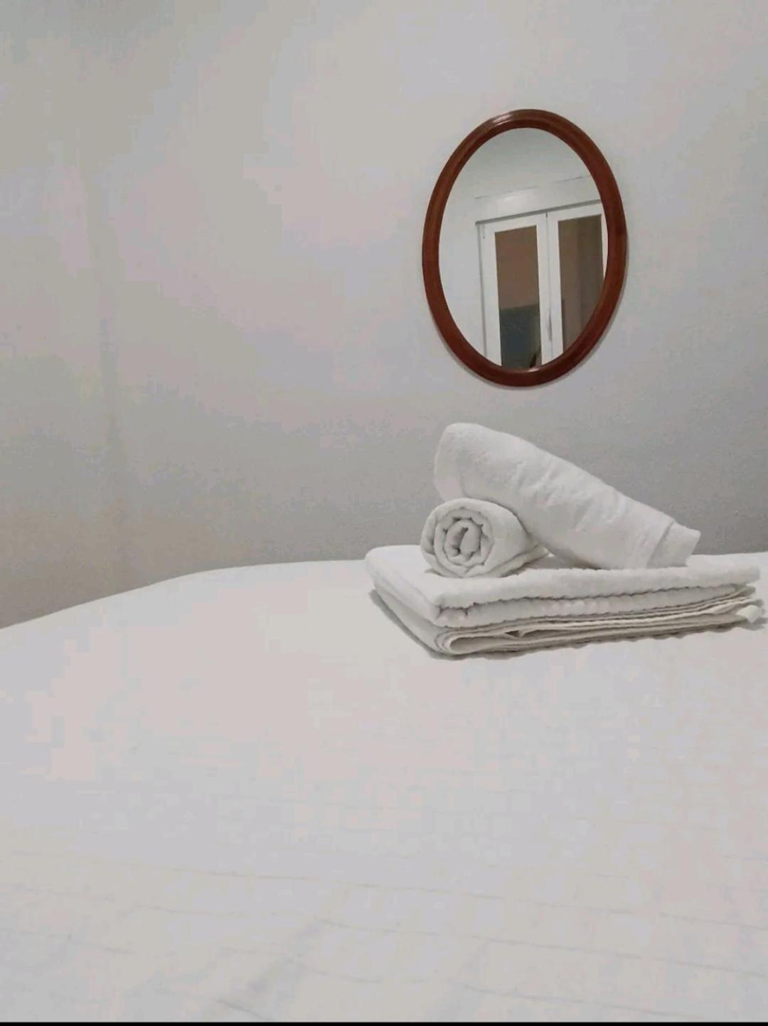 Comoda Habitacion Madrid Luaran gambar